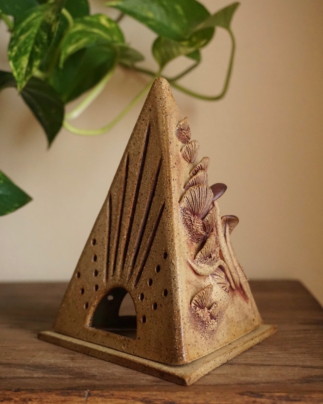 Dragon Fung-eye Pyramid | Incense Burner